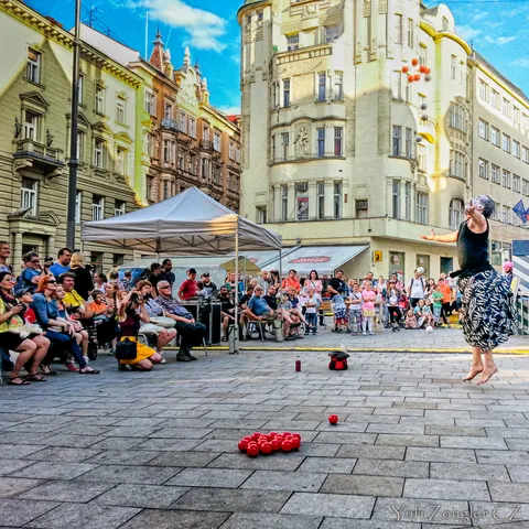 Levitace pro 13 míčků